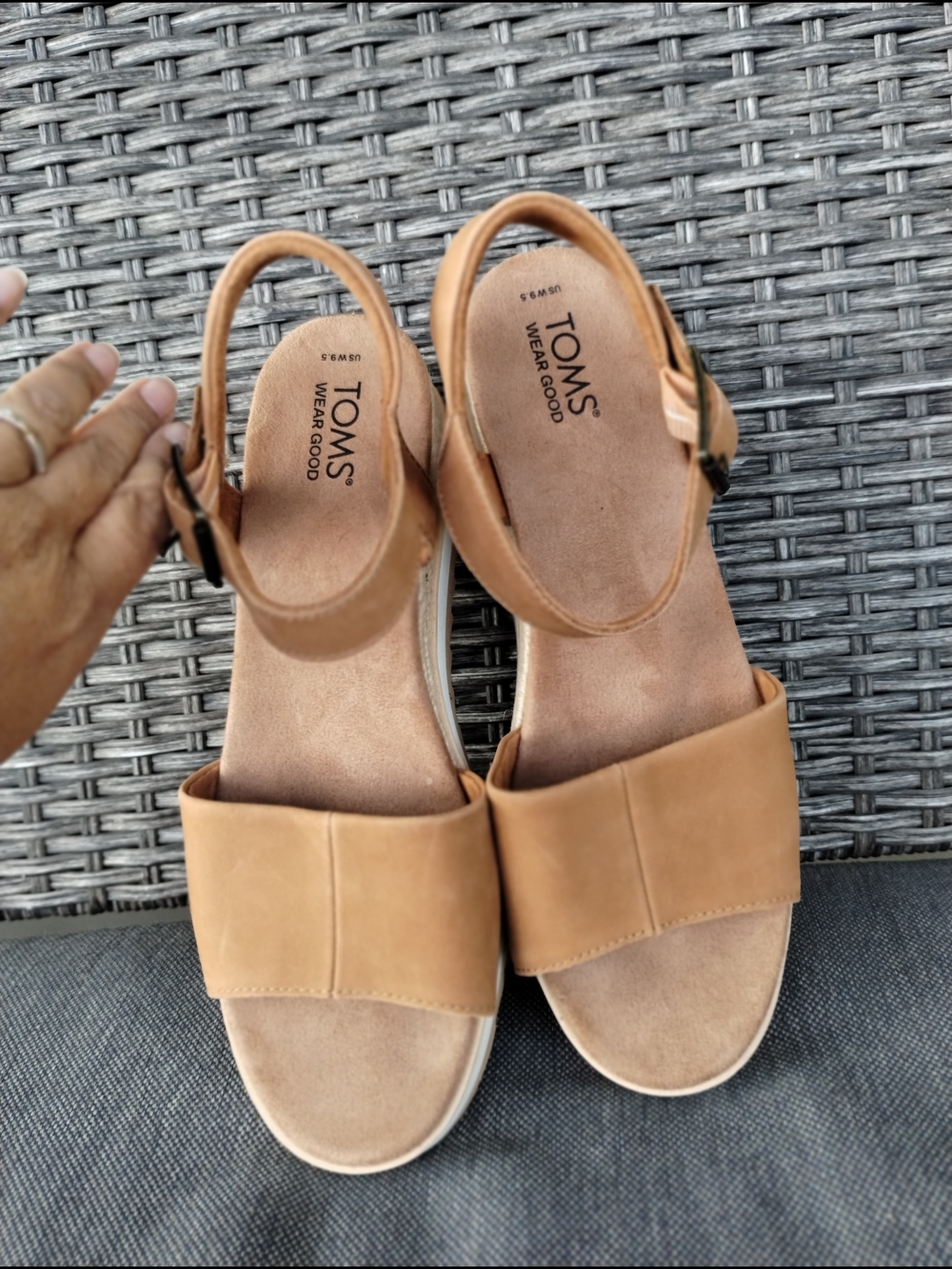 TOMS Platform Espadrille Sandals Tan Leather Women's 9.5 Ankle Strap - Picture 6 of 8